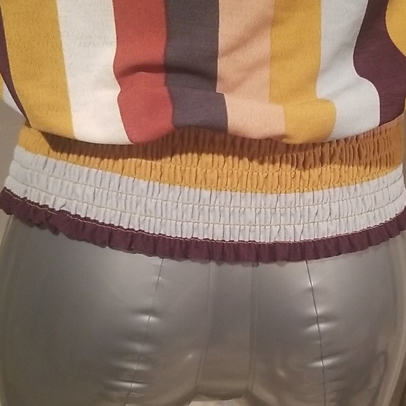 Casual Top/Crop Top - Picture 4 of 4